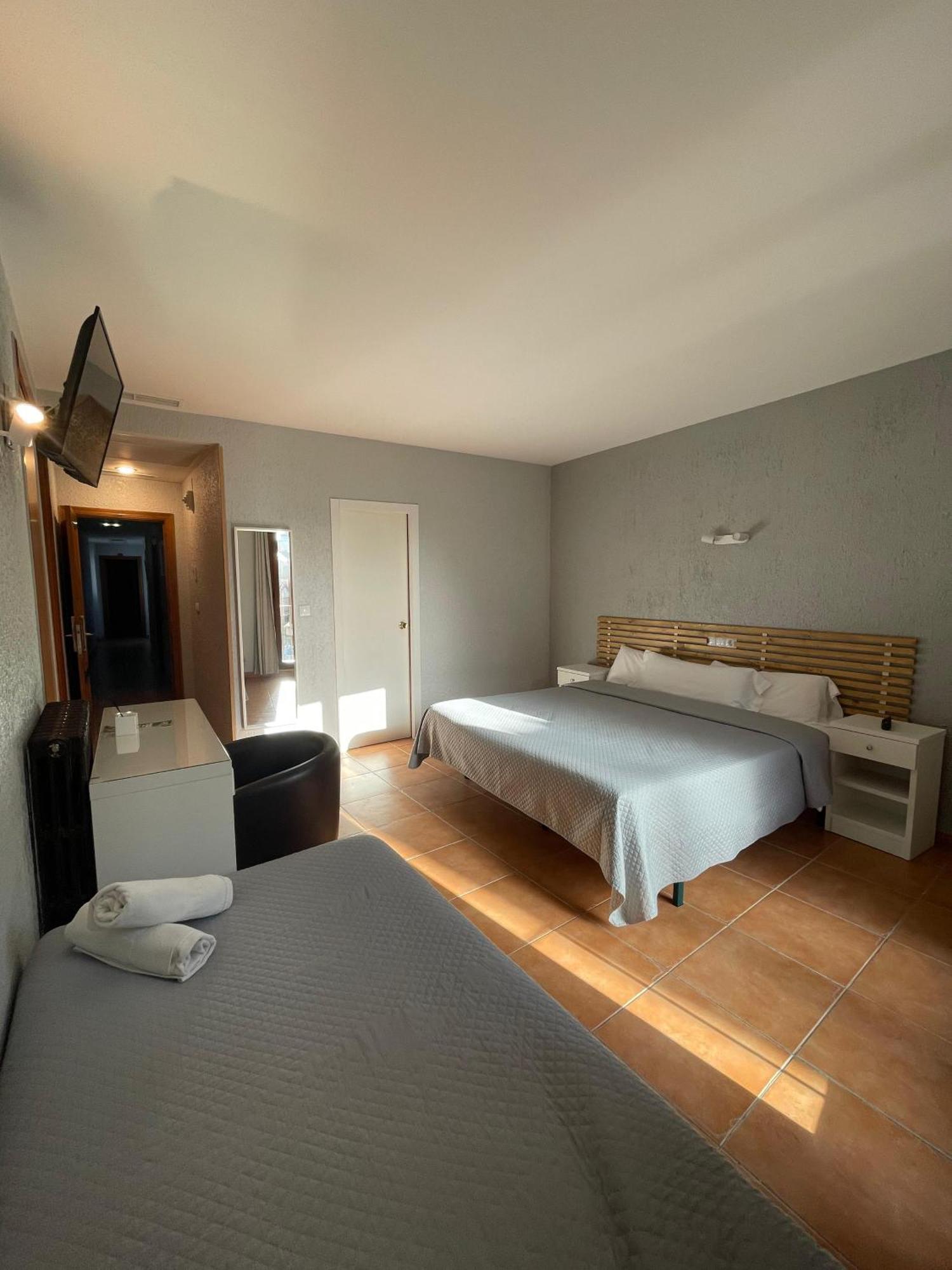 ז'אקה Hotel Acebo Plaza Mayor מראה חיצוני תמונה