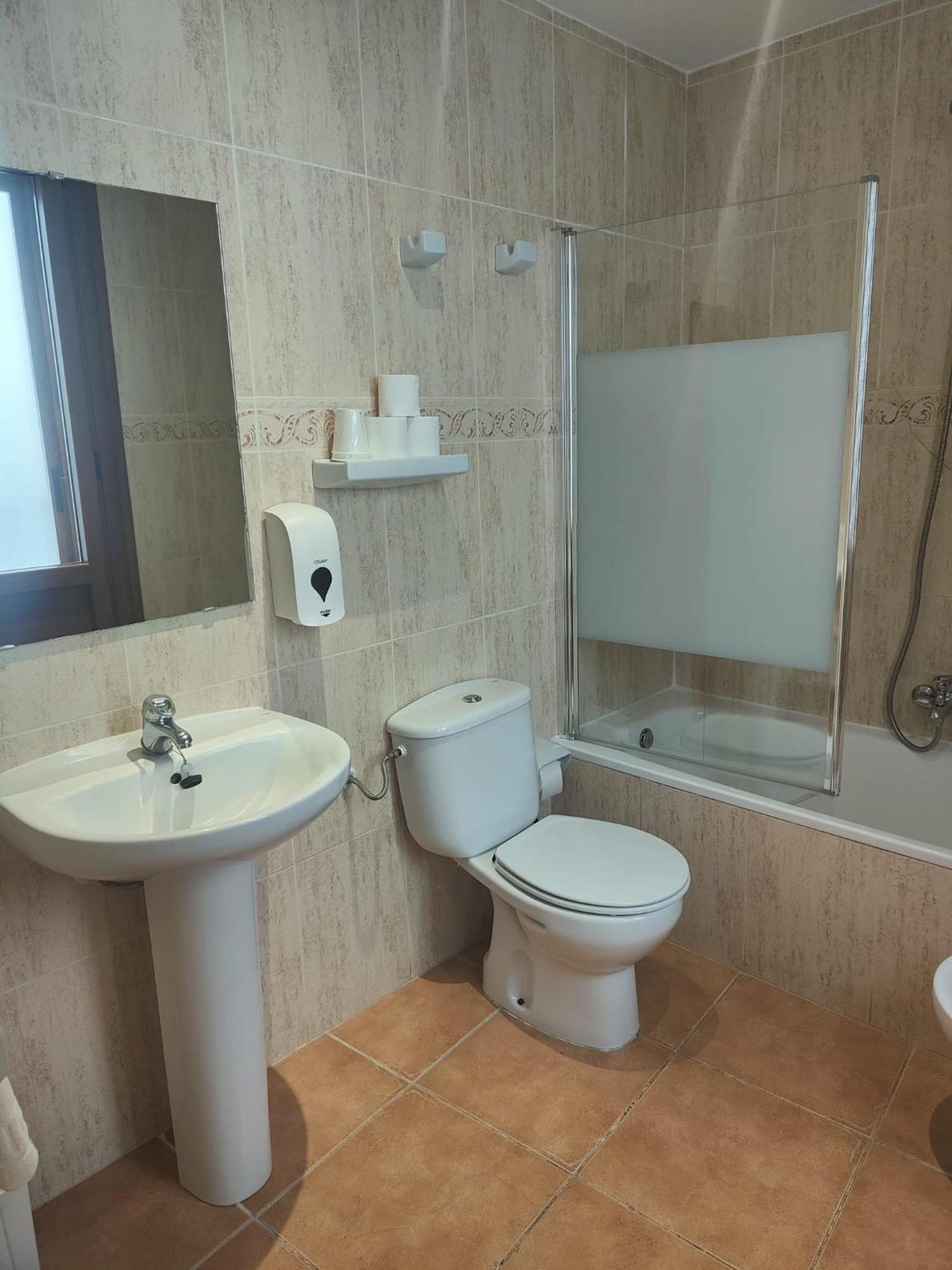 ז'אקה Hotel Acebo Plaza Mayor מראה חיצוני תמונה